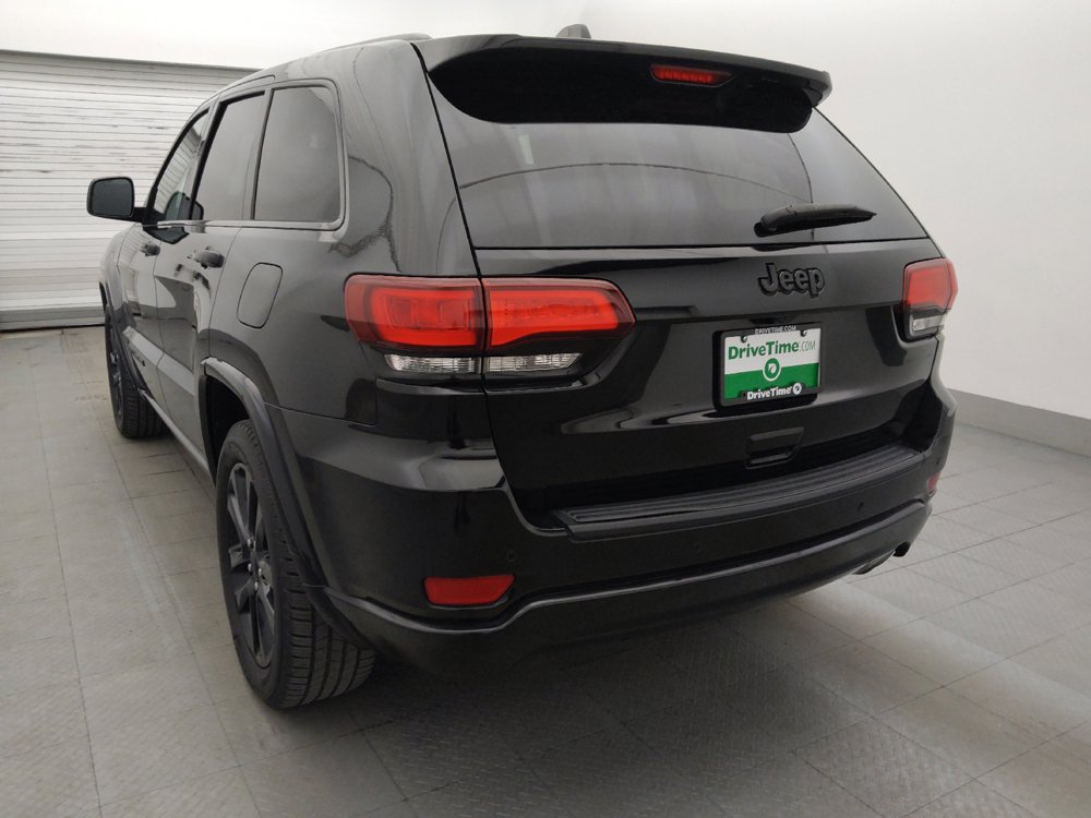Used 2018 Jeep Grand Cherokee Altitude RWD image 5
