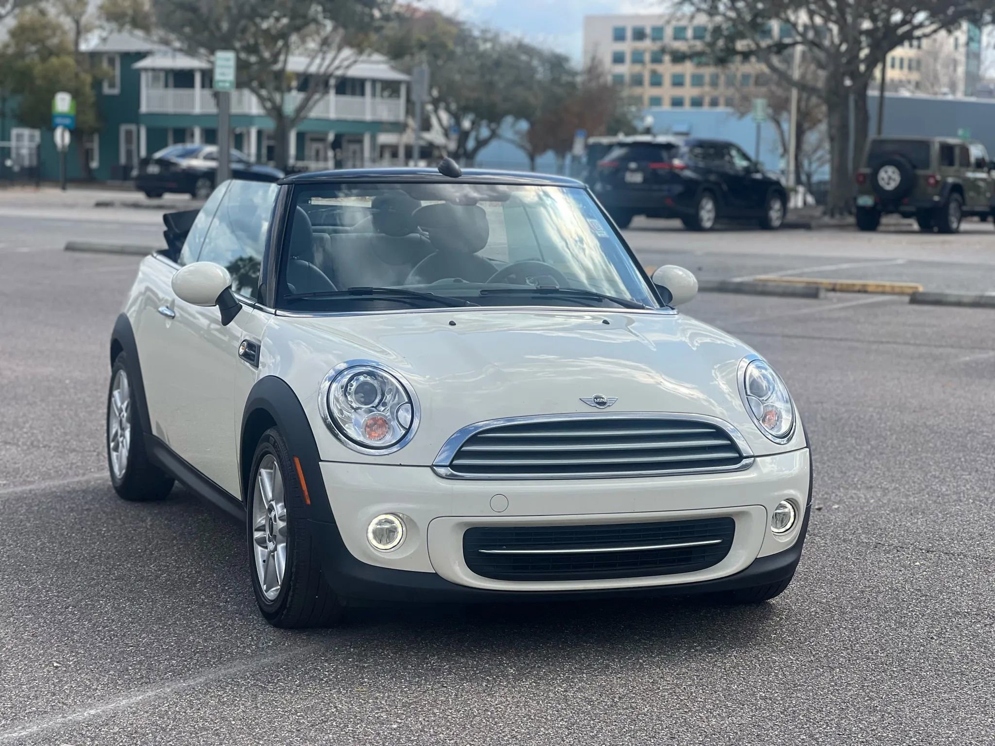 Used 2015 MINI Cooper Convertible image 3