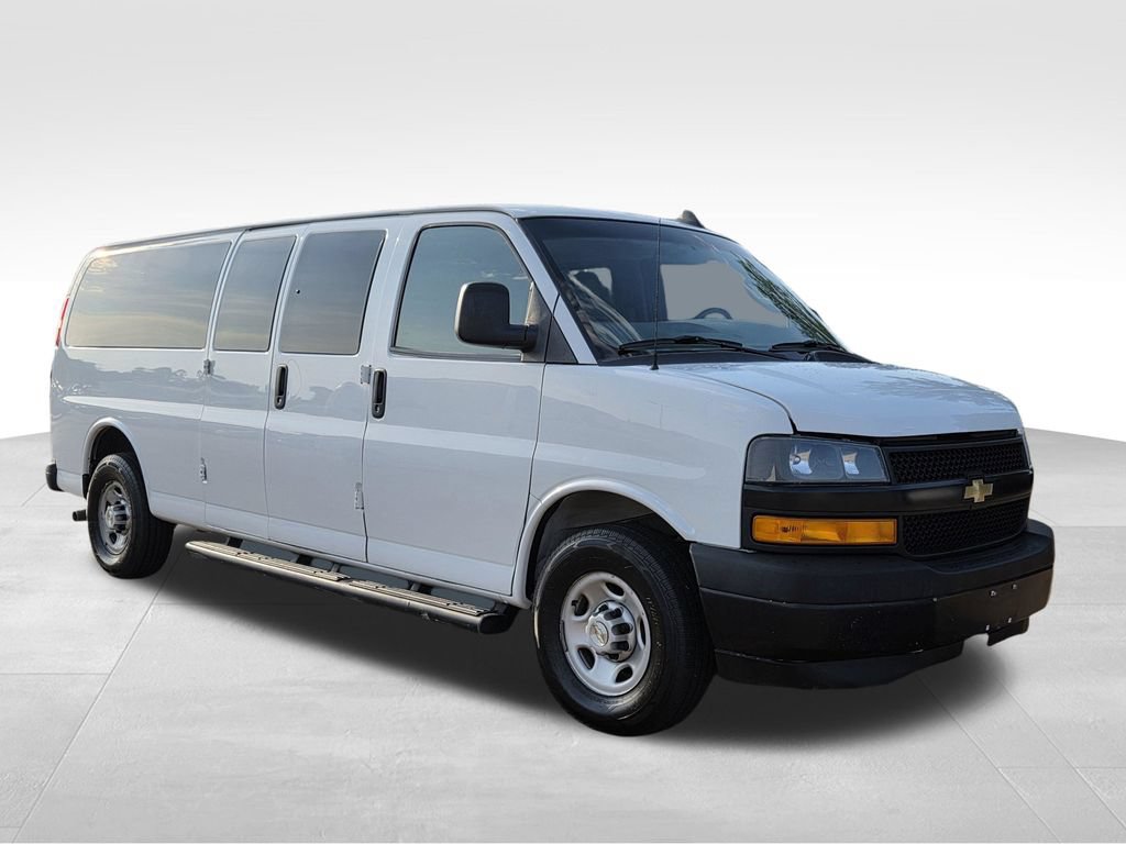 Used 2023 Chevrolet Express 3500 LS RWD image 4