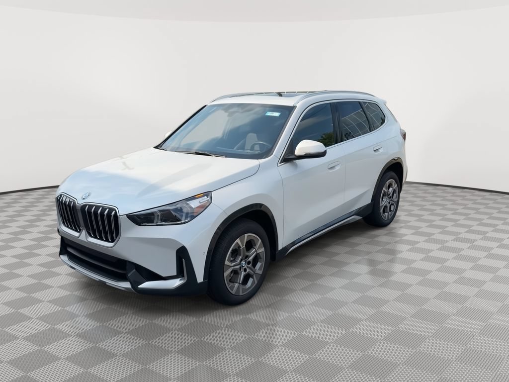 Used 2025 BMW X1 xDrive28i AWD/4WD image 4