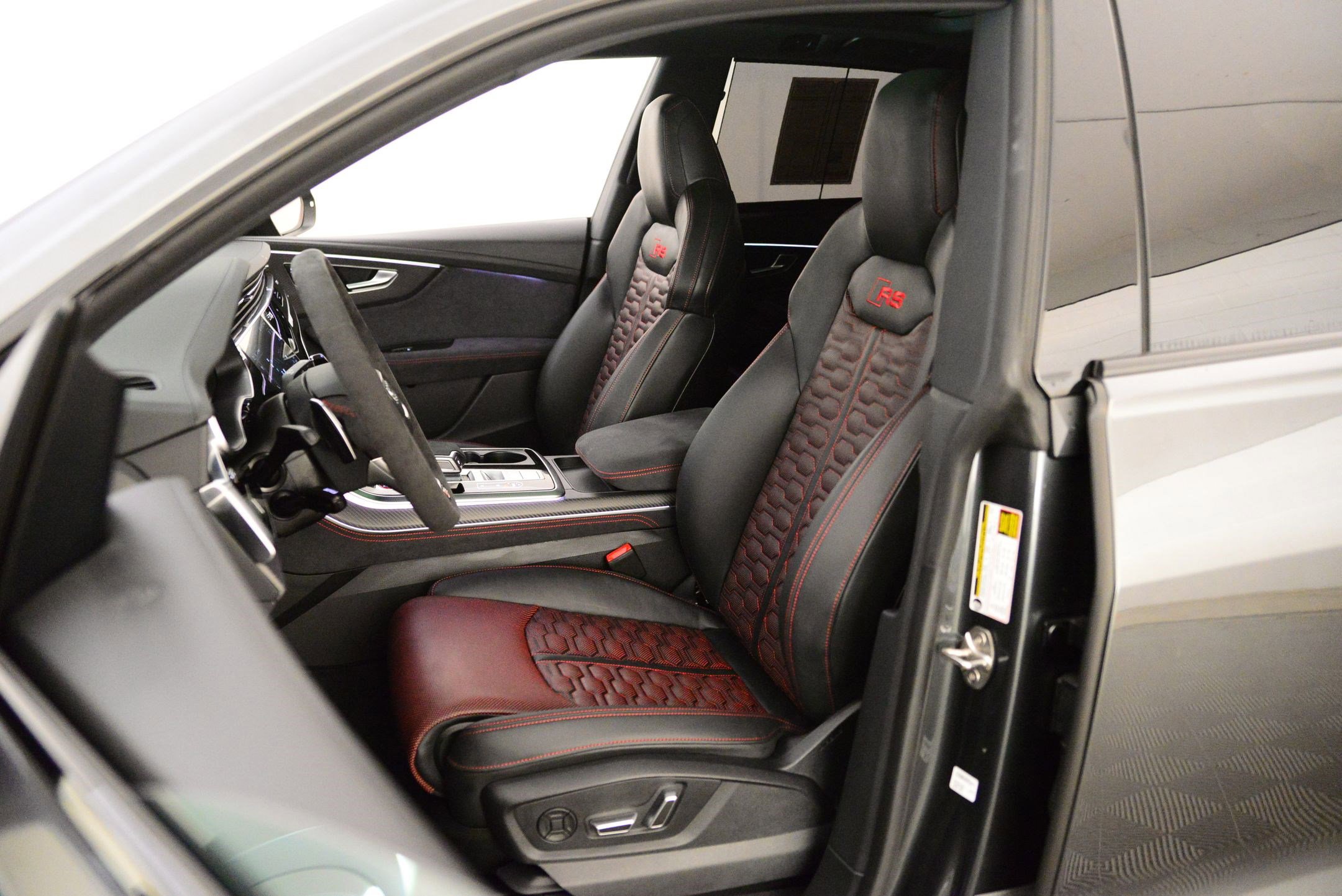 New 2026 Audi RS Q8 performance image 4