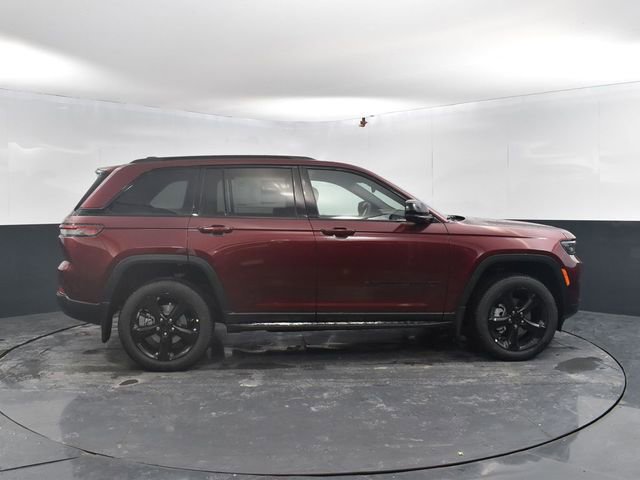 New 2025 Jeep Grand Cherokee Limited w/ Black Appearance Package image 11