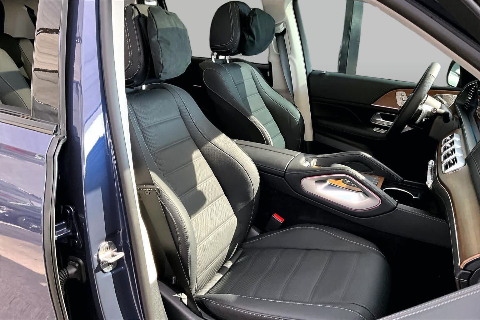 Used 2026 Mercedes-Benz GLS 450 4MATIC image 9