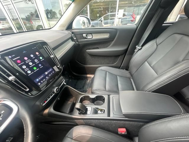 Certified 2025 Volvo XC40 B5 Core AWD/4WD image 22