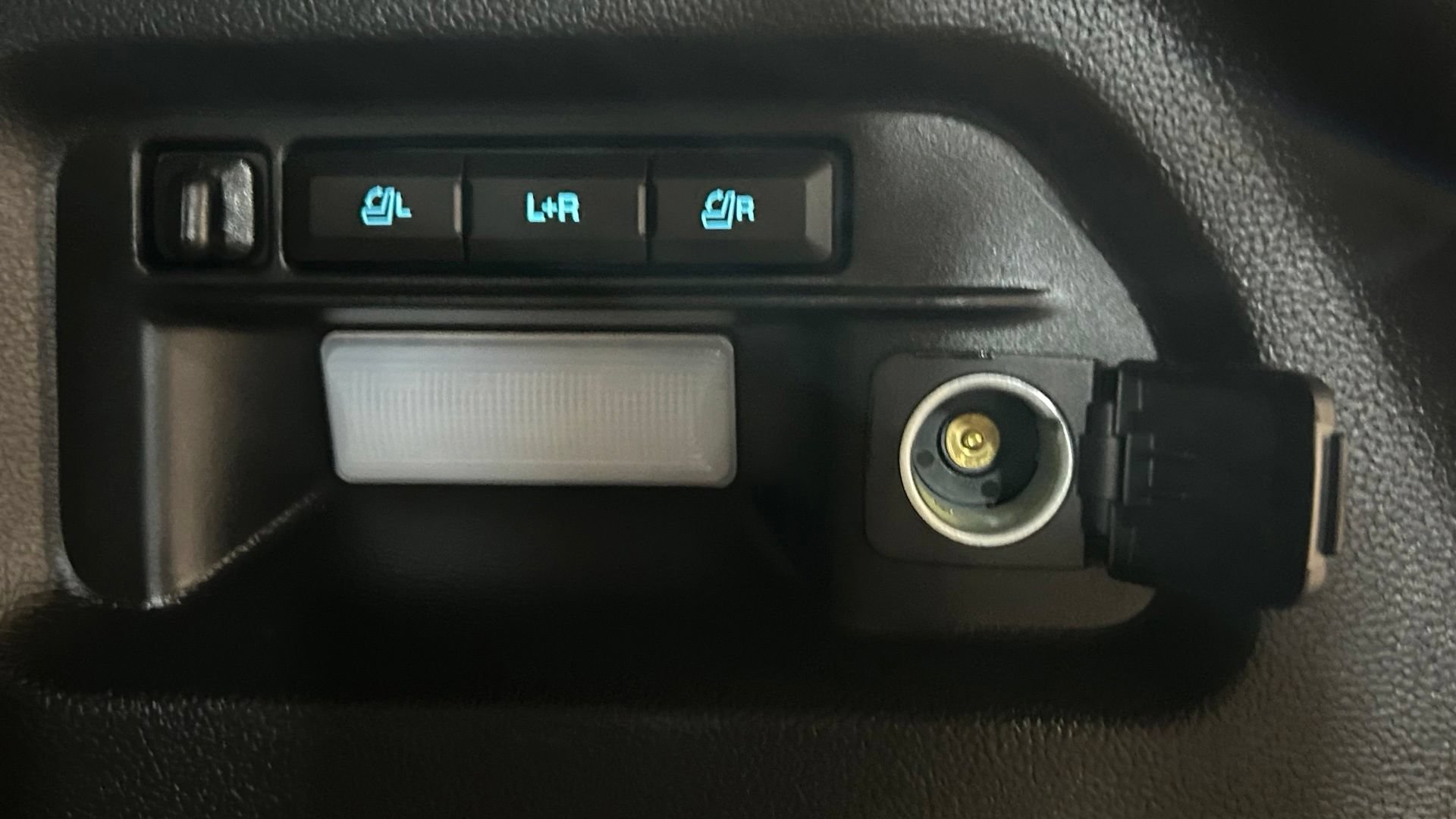 Used 2023 Ford Explorer ST w/ Equipment Group 401A AWD/4WD image 39