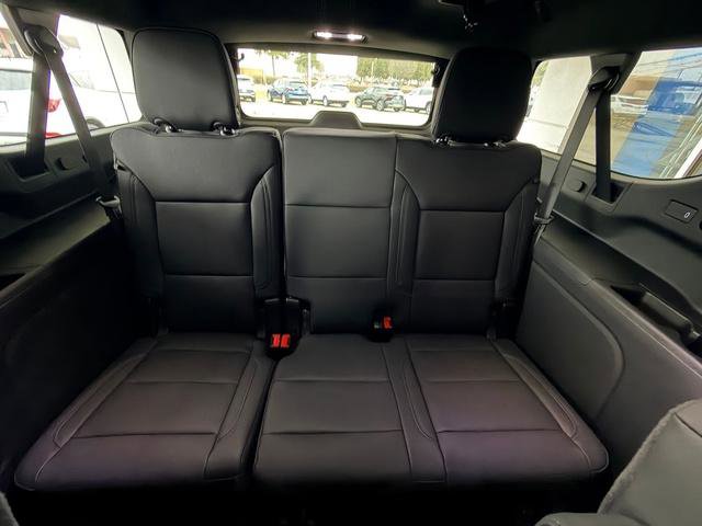 New 2026 Chevrolet Suburban LT image 27