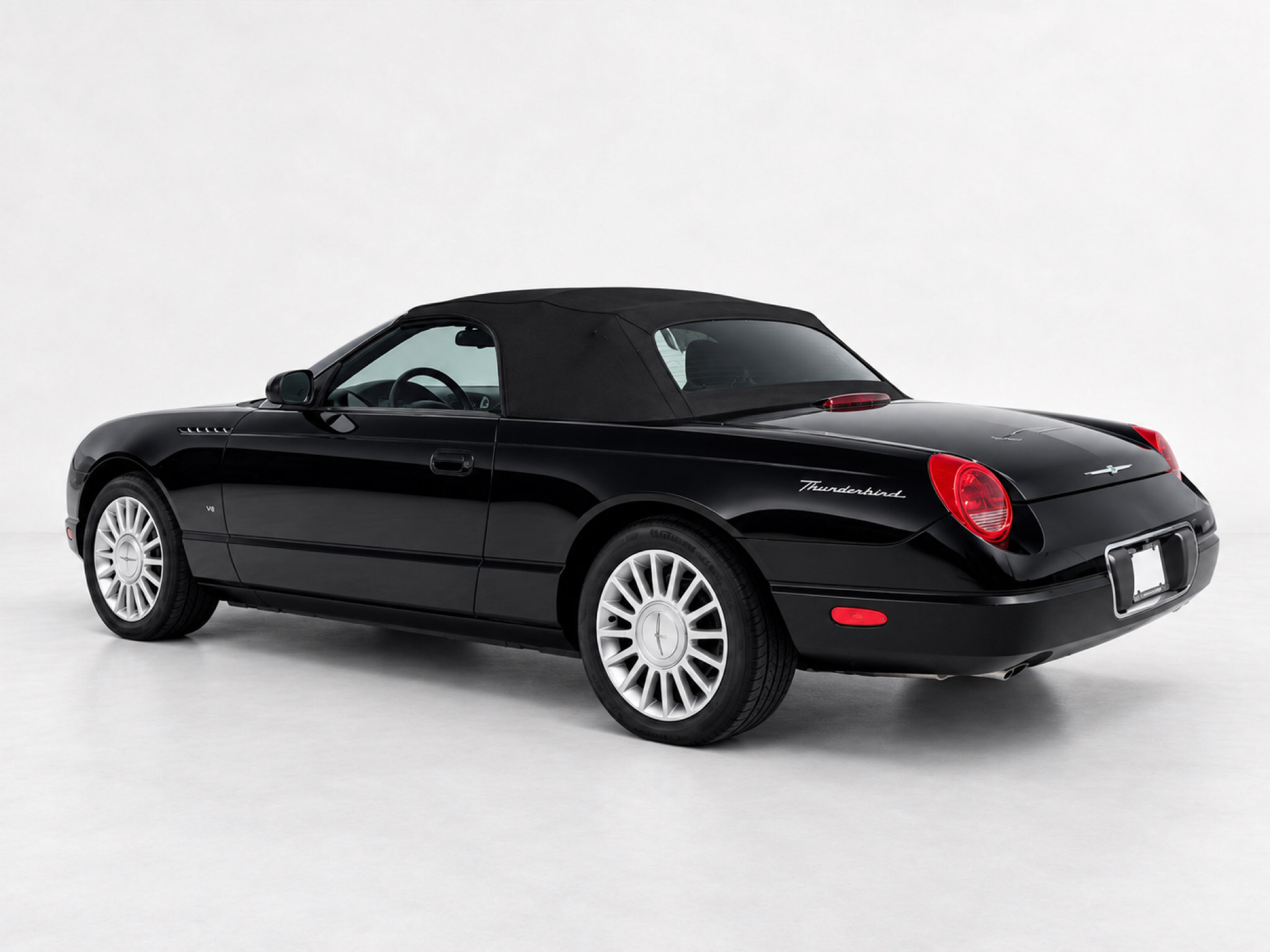 Used 2004 Ford Thunderbird RWD image 3