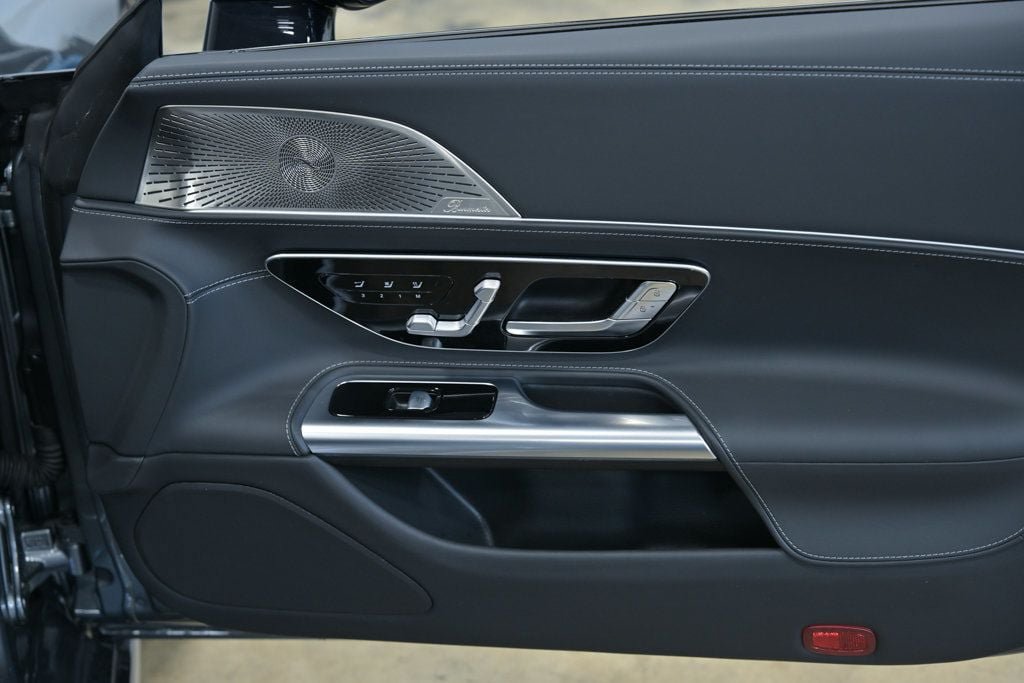 Used 2026 Mercedes-Benz SL 63 AMG 4MATIC image 40