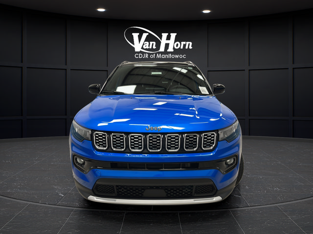 Used 2025 Jeep Compass Limited AWD/4WD image 2