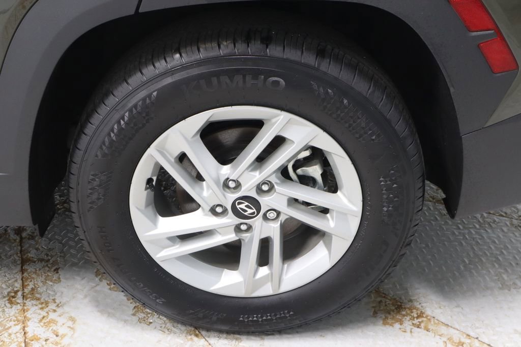 Used 2025 Hyundai Tucson SE image 17