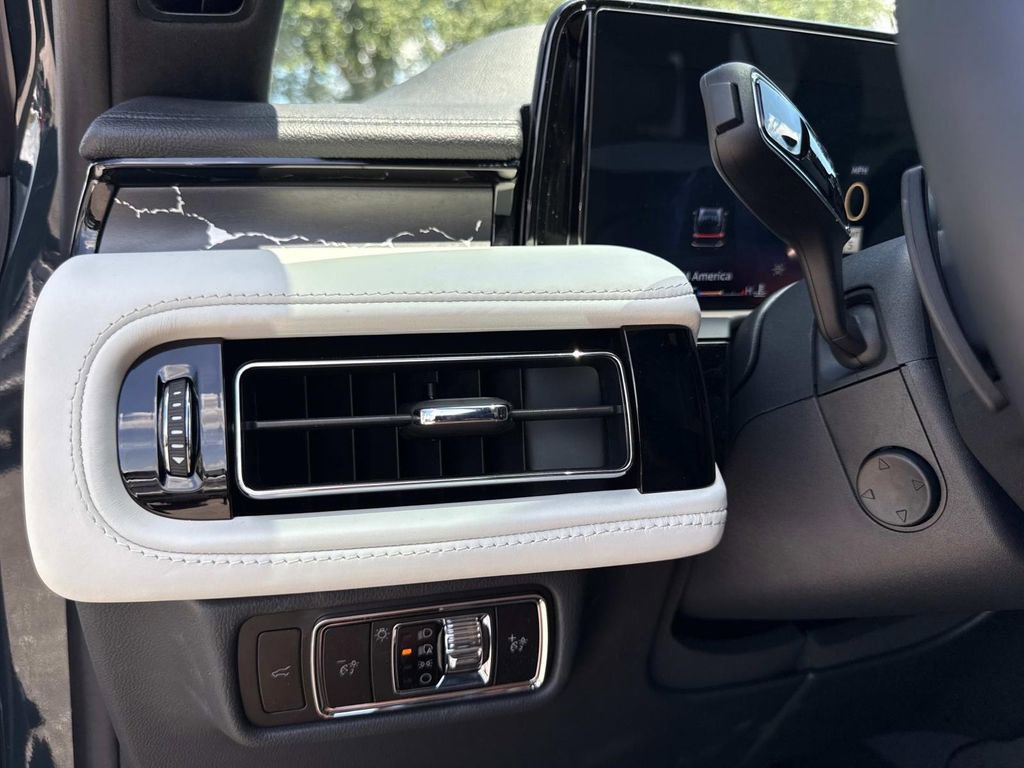 New 2025 Lincoln Aviator Black Label image 32