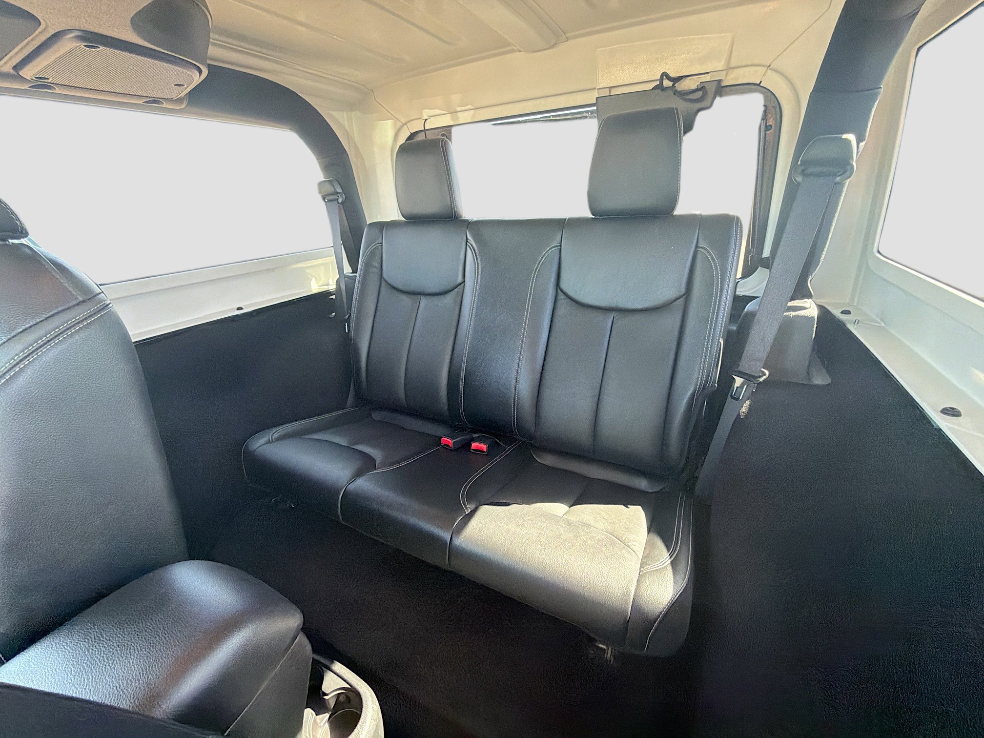 Used 2016 Jeep Wrangler Rubicon w/ Power Convenience Group AWD/4WD image 24