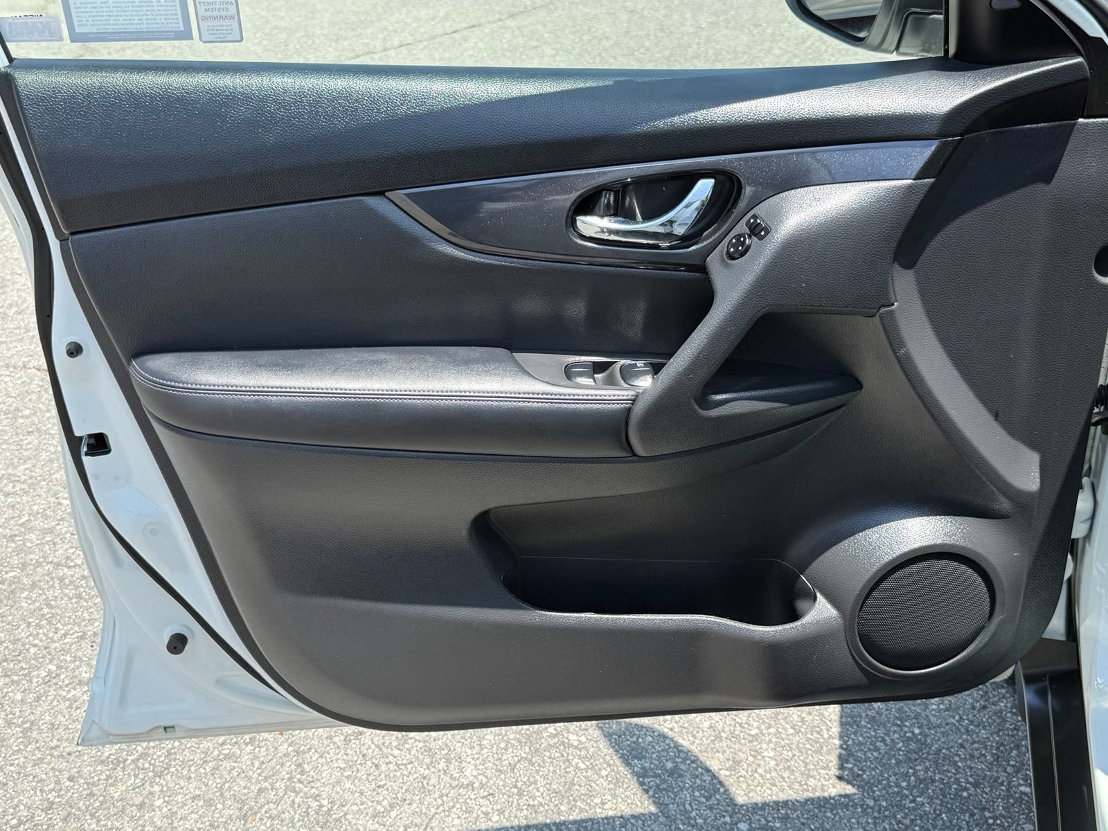 Used 2020 Nissan Rogue SV FWD image 19