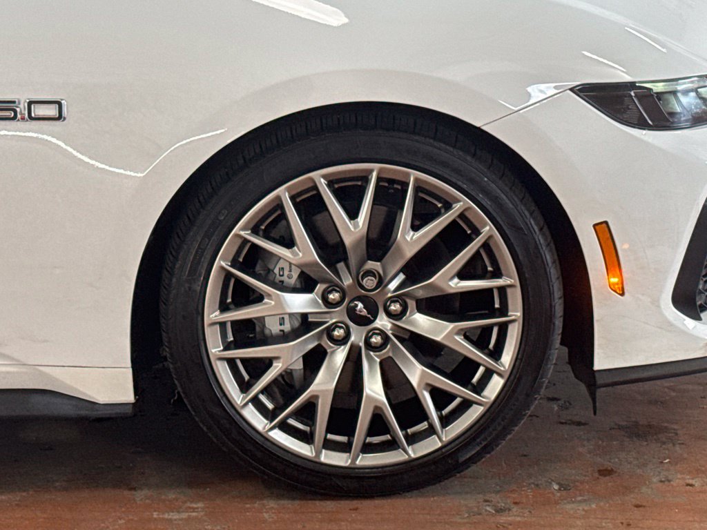 Used 2025 Ford Mustang GT Premium RWD image 9