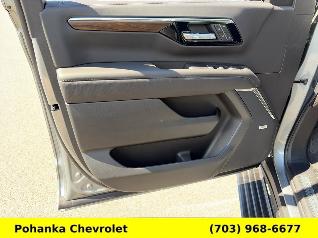 New 2026 Chevrolet Tahoe High Country AWD/4WD image 24