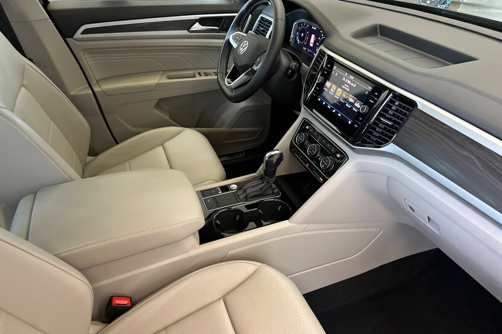 Used 2022 Volkswagen Atlas SE FWD image 18