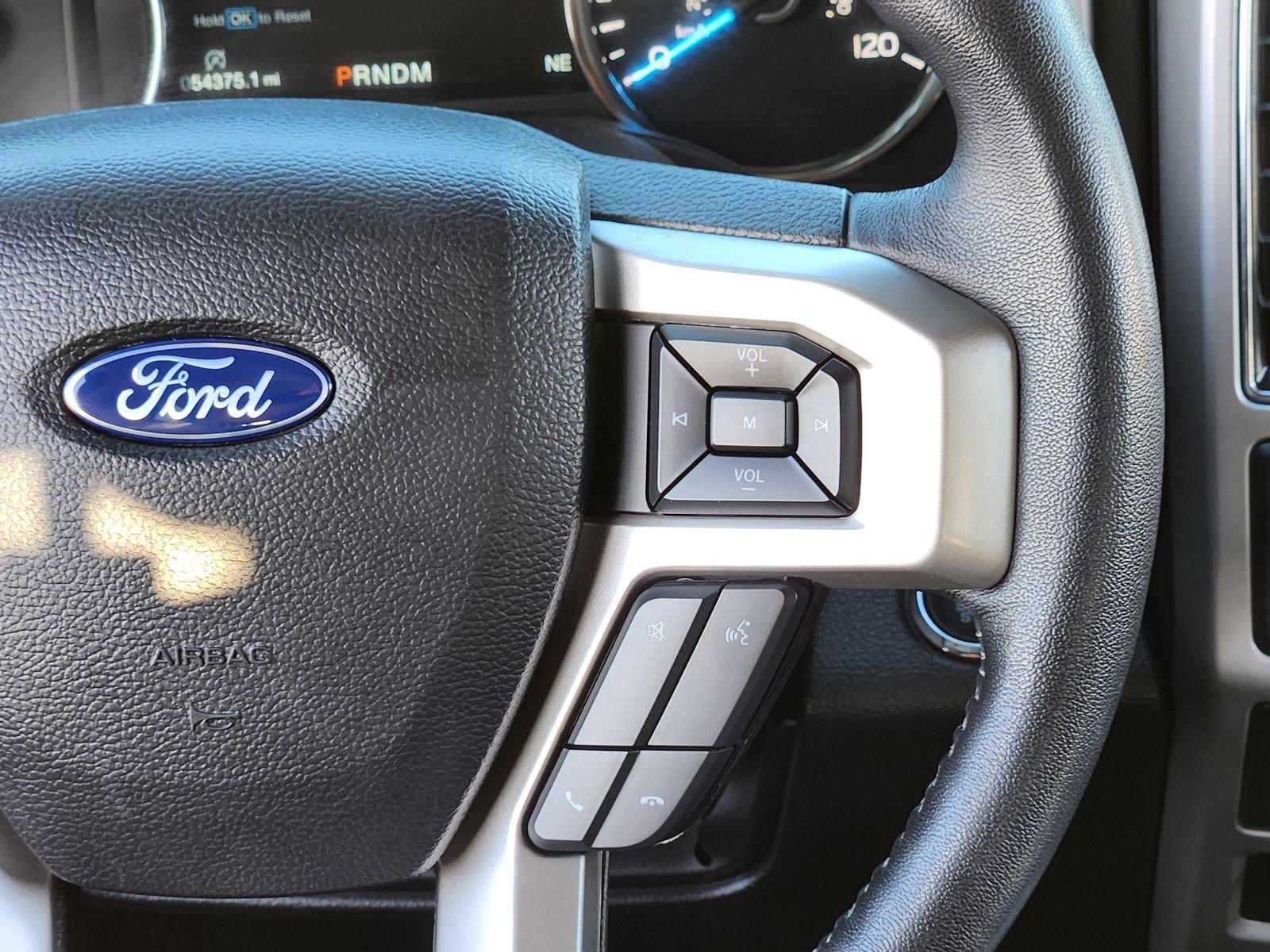 Used 2020 Ford F150 Lariat image 32