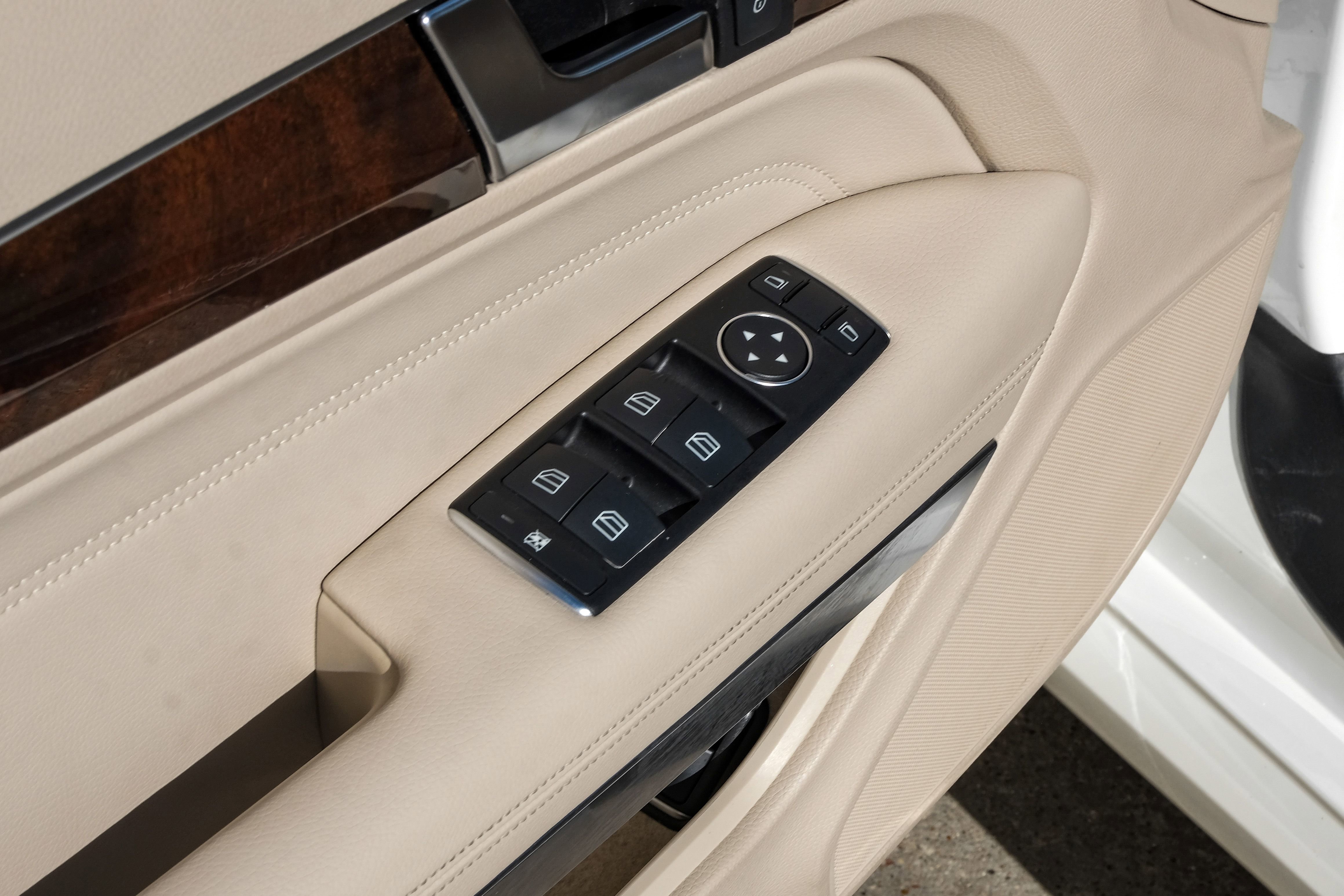 Used 2014 Mercedes-Benz E 550 Cabriolet w/ Premium 1 Package image 33