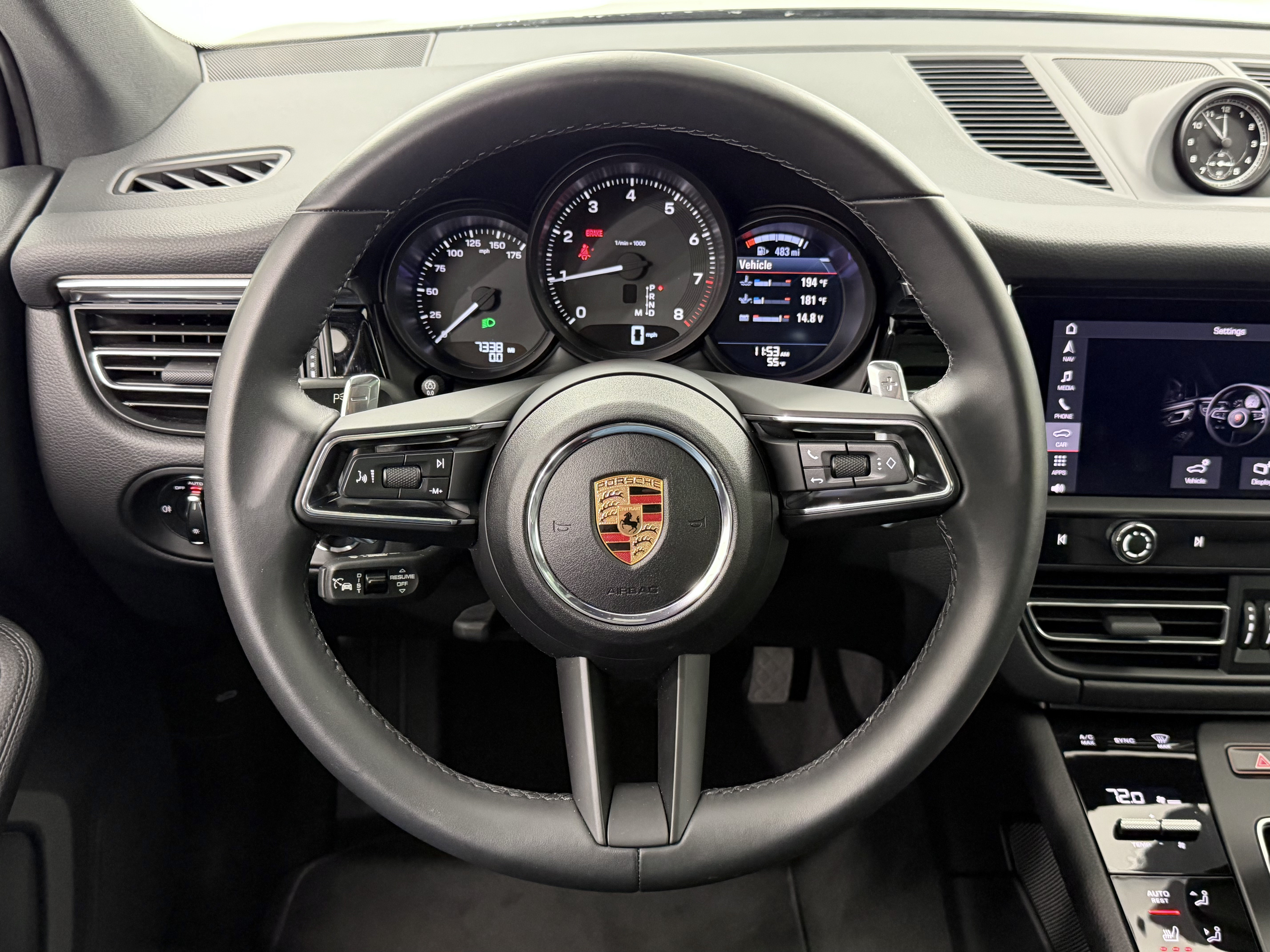 Certified 2025 Porsche Macan AWD/4WD image 45