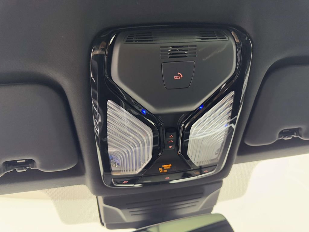 Used 2025 BMW X6 M60i w/ Parking Assistance Package image 25