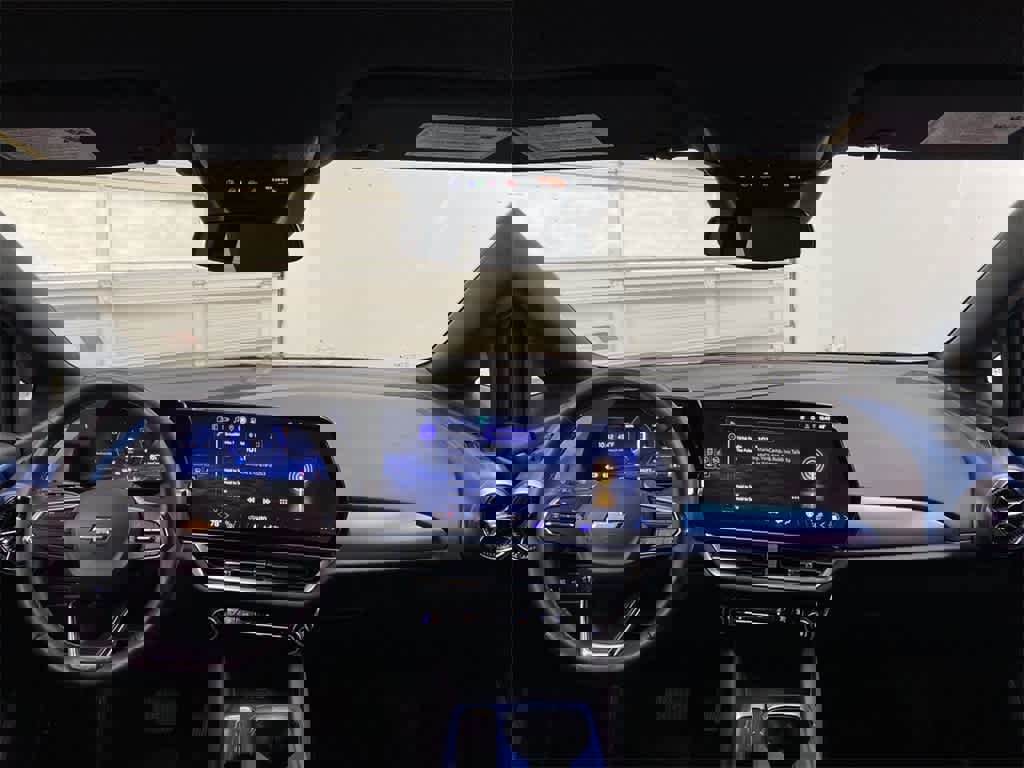 Used 2025 Chevrolet Equinox EV LT w/ Convenience Package image 12