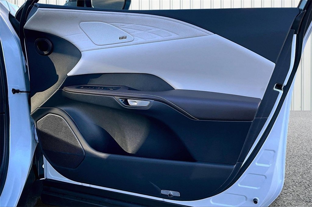 Used 2024 Lexus RX 450h AWD w/ Luxury Package image 18