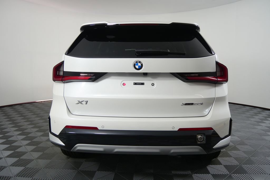 Used 2026 BMW X1 xDrive28i w/ Technology Package image 4