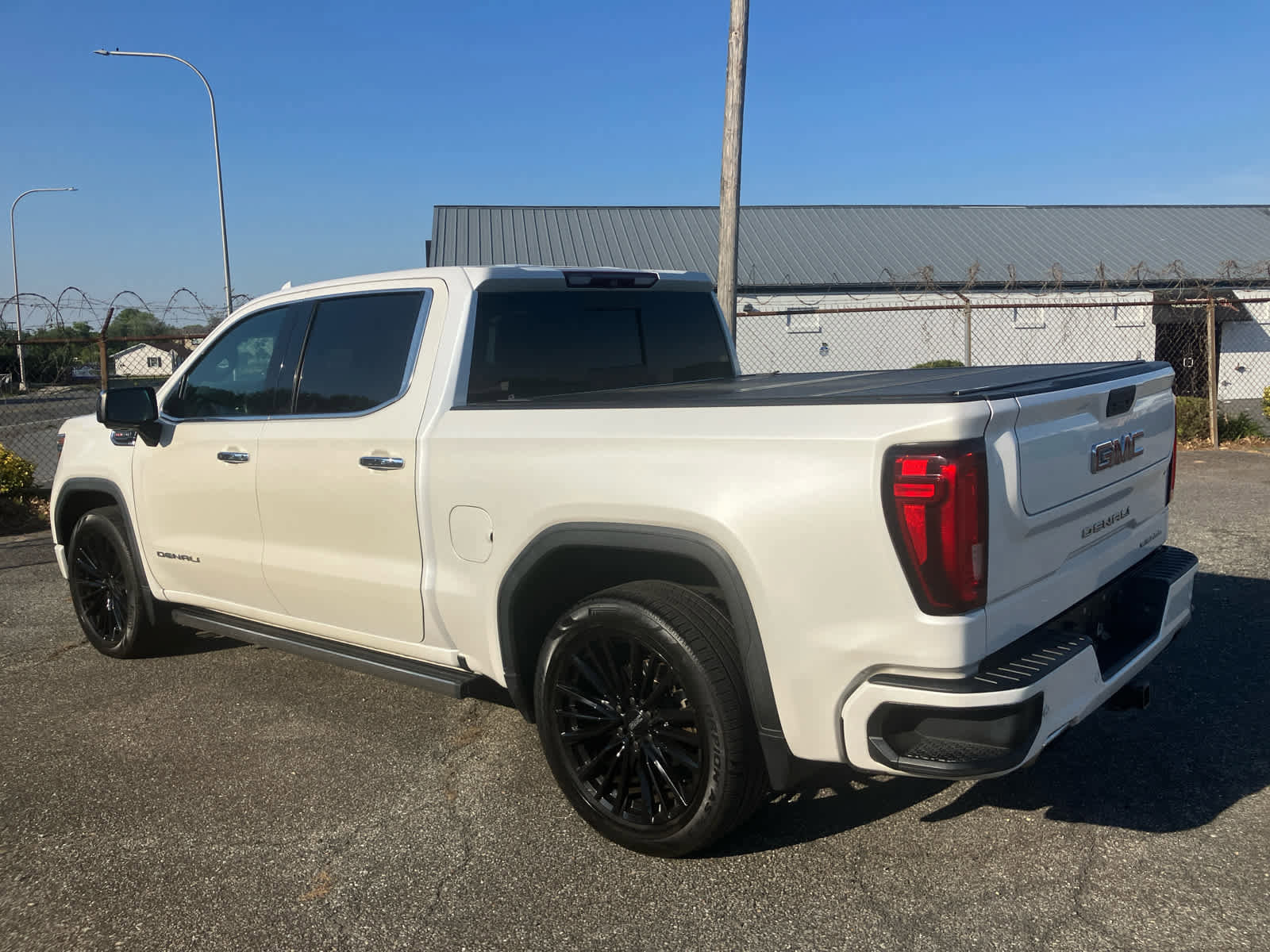Used 2019 GMC Sierra 1500 Denali w/ Denali Ultimate Package AWD/4WD image 4