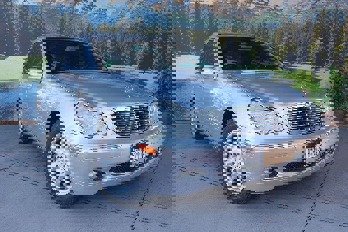 Used 2002 Mercedes-Benz C 320 Sedan image 3