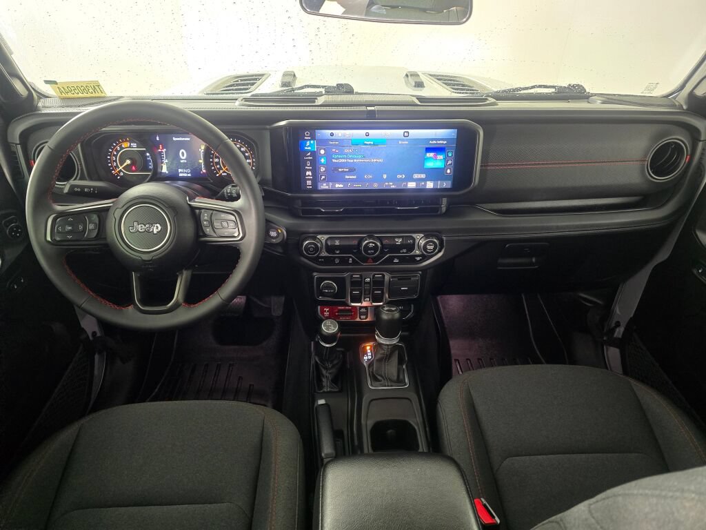 Used 2024 Jeep Wrangler Unlimited Rubicon AWD/4WD image 23
