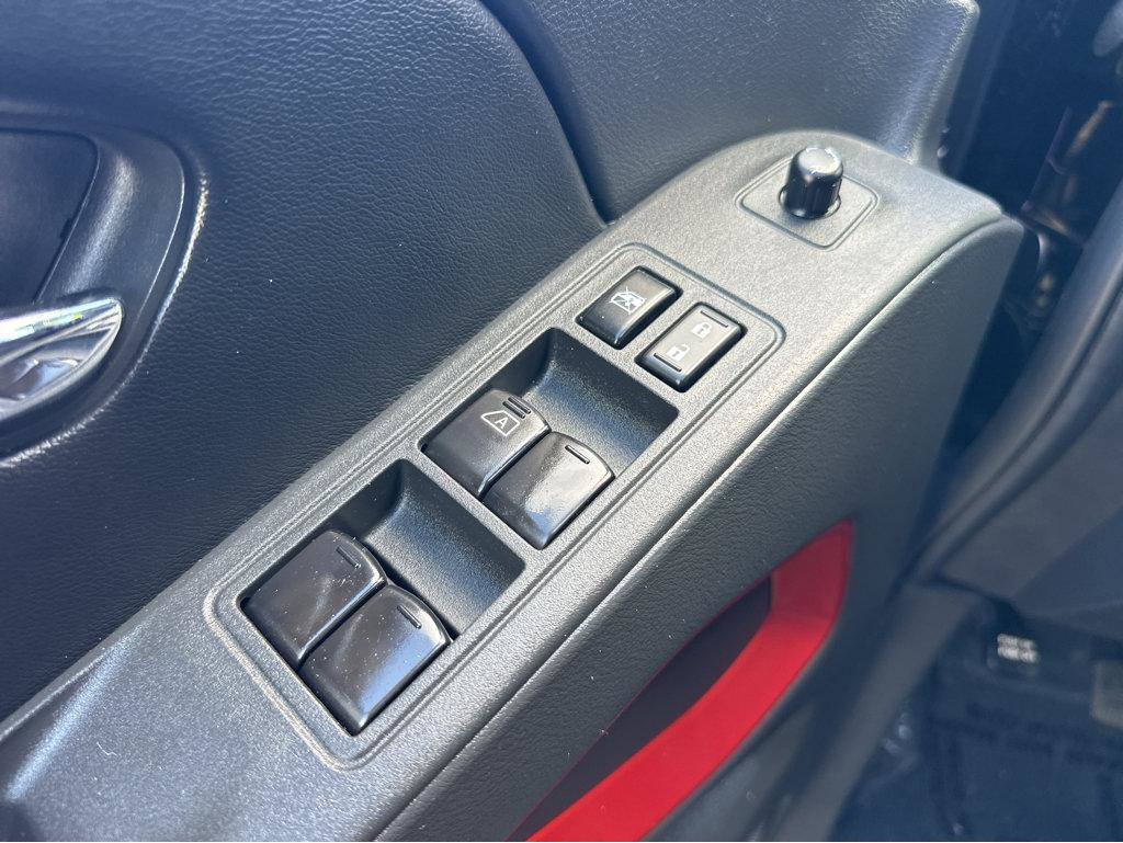 Used 2025 Nissan Frontier PRO-4X w/ Interior Protection Package image 36