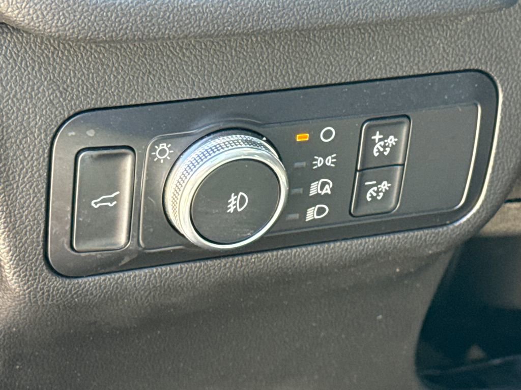 Used 2020 Ford Escape Titanium w/ Titanium Premium Package 2.0 image 24