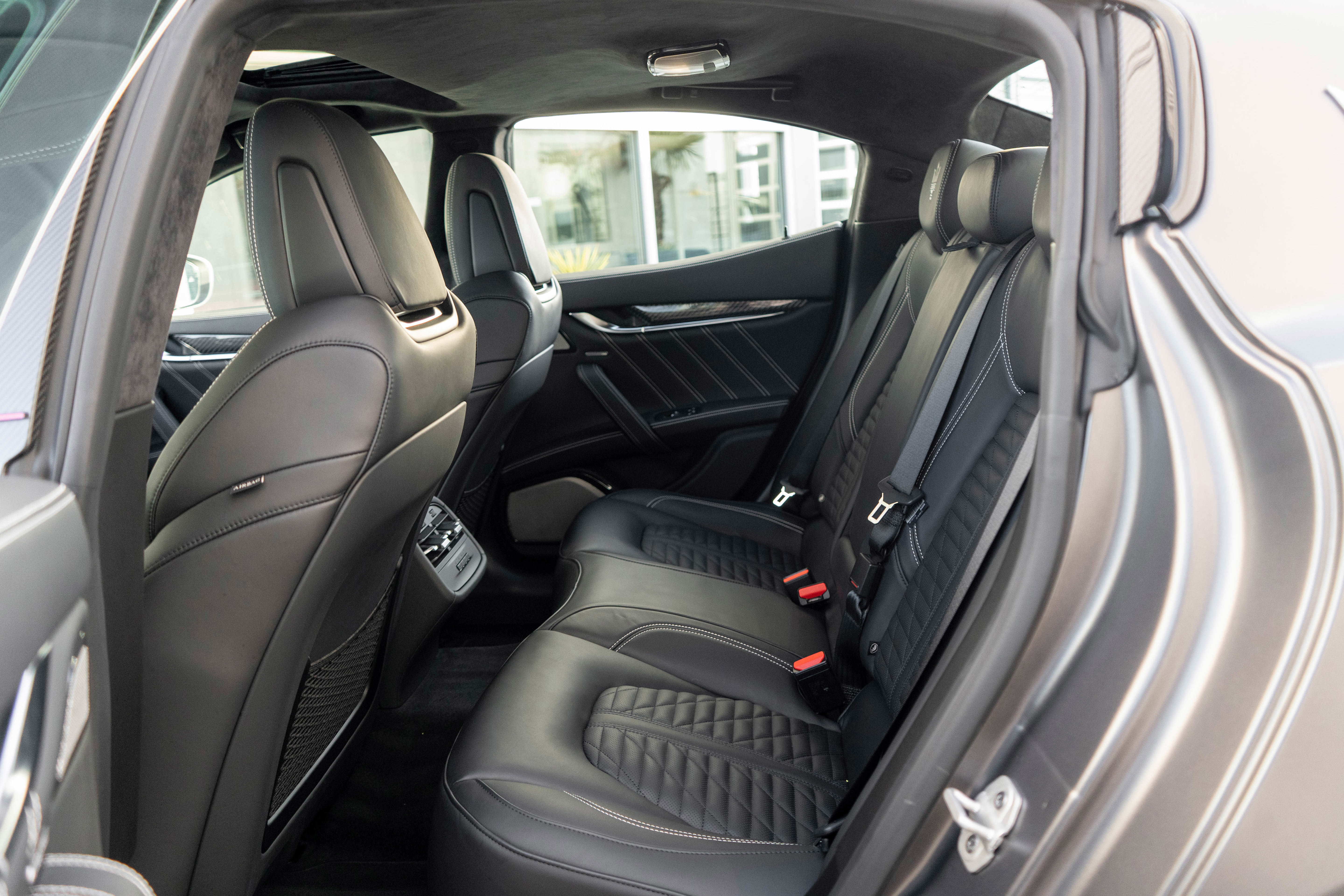 Used 2022 Maserati Ghibli Trofeo image 26