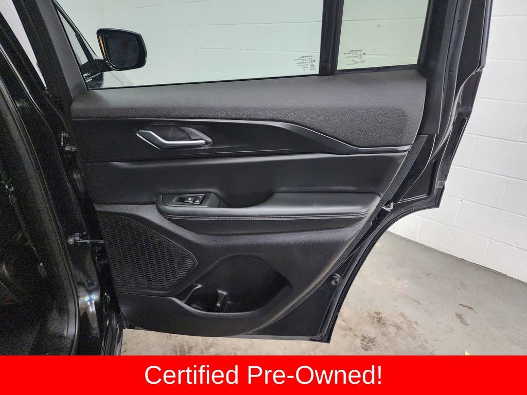 Certified 2025 Jeep Grand Cherokee Altitude AWD/4WD image 29