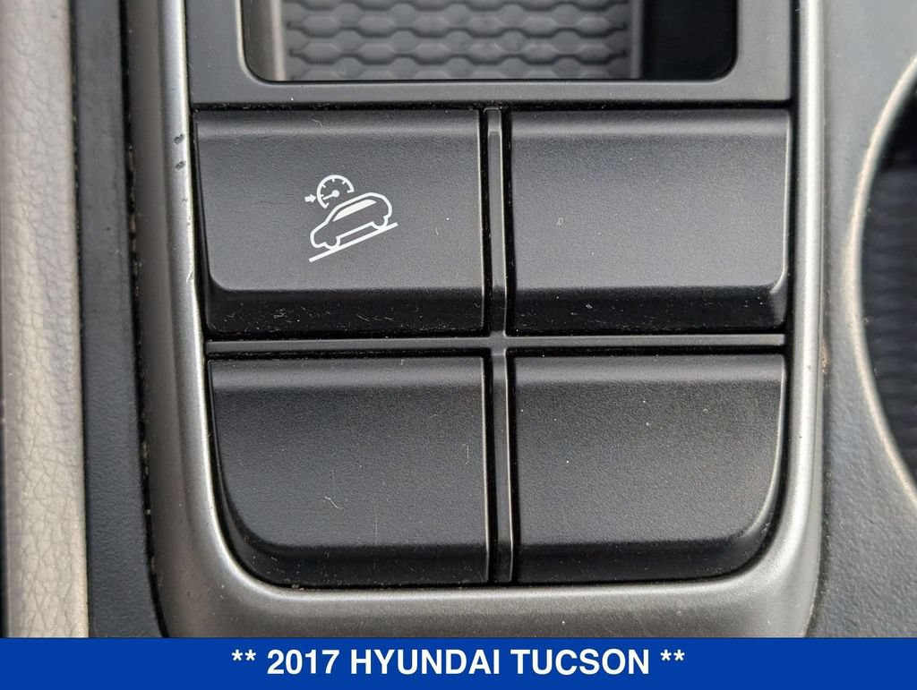 Used 2017 Hyundai Tucson SE FWD image 25