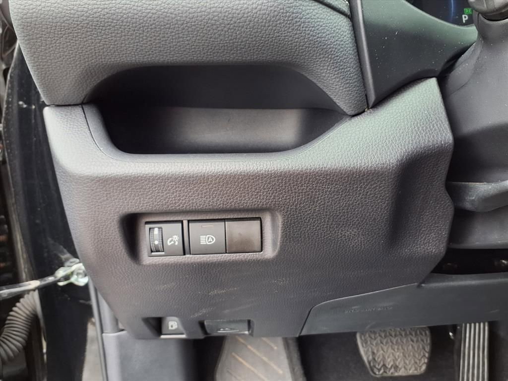 Used 2025 Toyota RAV4 LE image 13