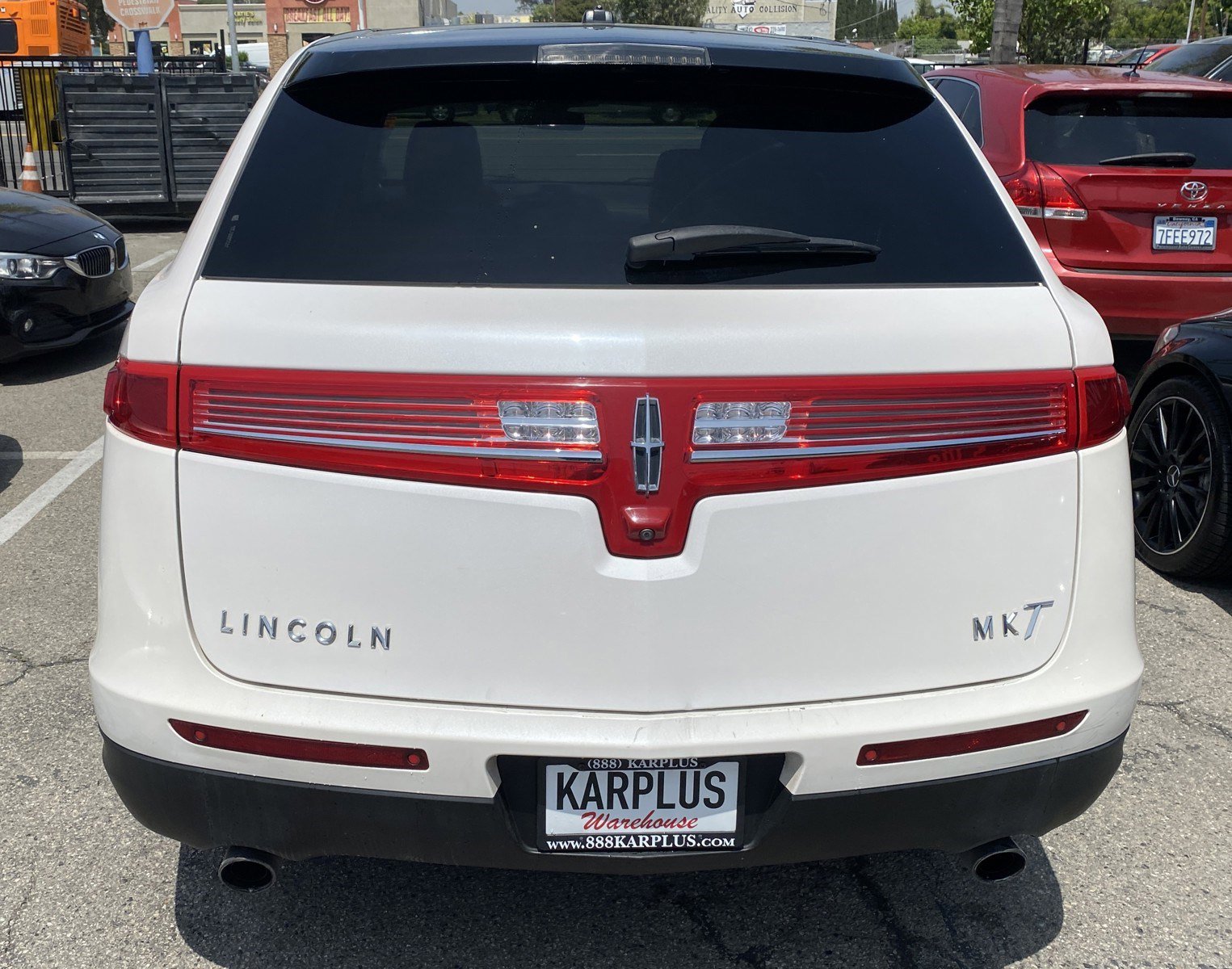 Used 2019 Lincoln MKT AWD image 6