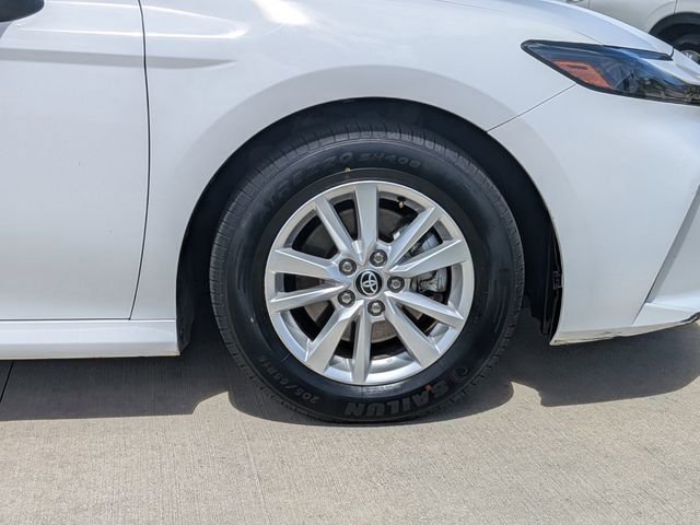 Used 2025 Toyota Camry LE FWD image 11