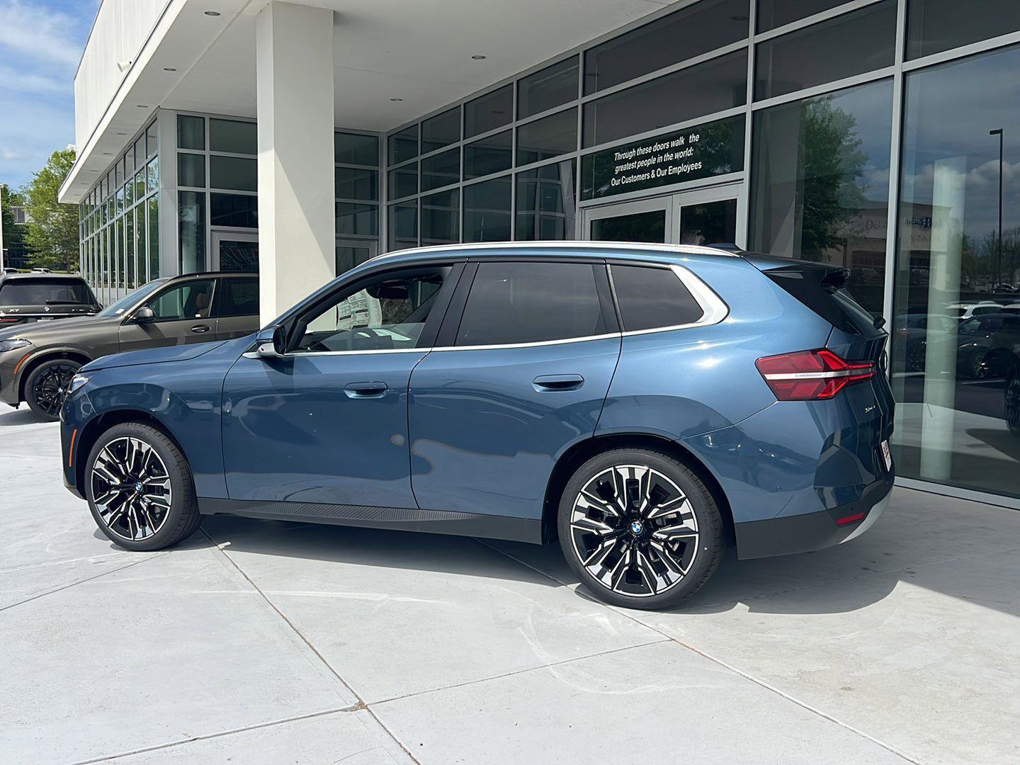New 2026 BMW X3 xDrive30 w/ Premium Package AWD/4WD image 3