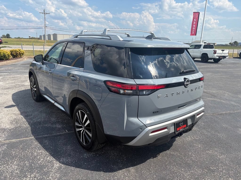 Used 2023 Nissan Pathfinder Platinum w/ Cargo Package AWD/4WD image 7
