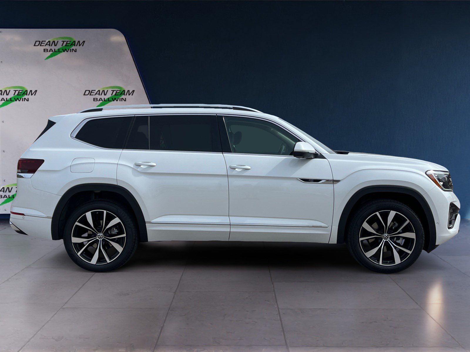 New 2026 Volkswagen Atlas SEL Premium R-Line AWD/4WD image 8
