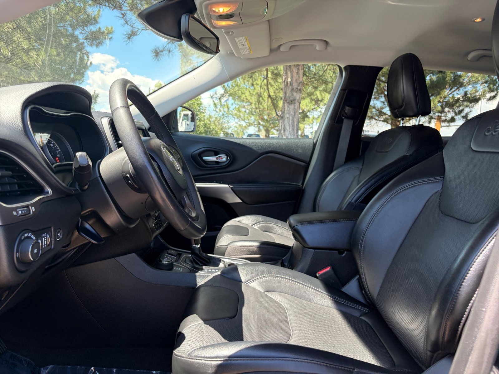 Used 2022 Jeep Cherokee Latitude Lux AWD/4WD image 12