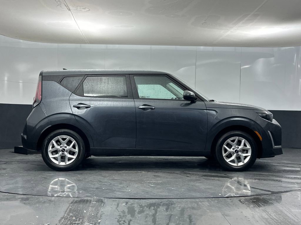 Used 2024 Kia Soul LX w/ Option Group 015 image 2