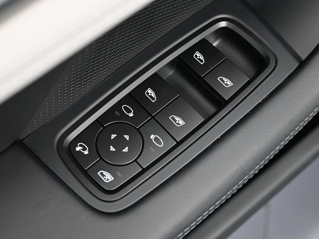 New 2026 Porsche Taycan 4S AWD/4WD image 19