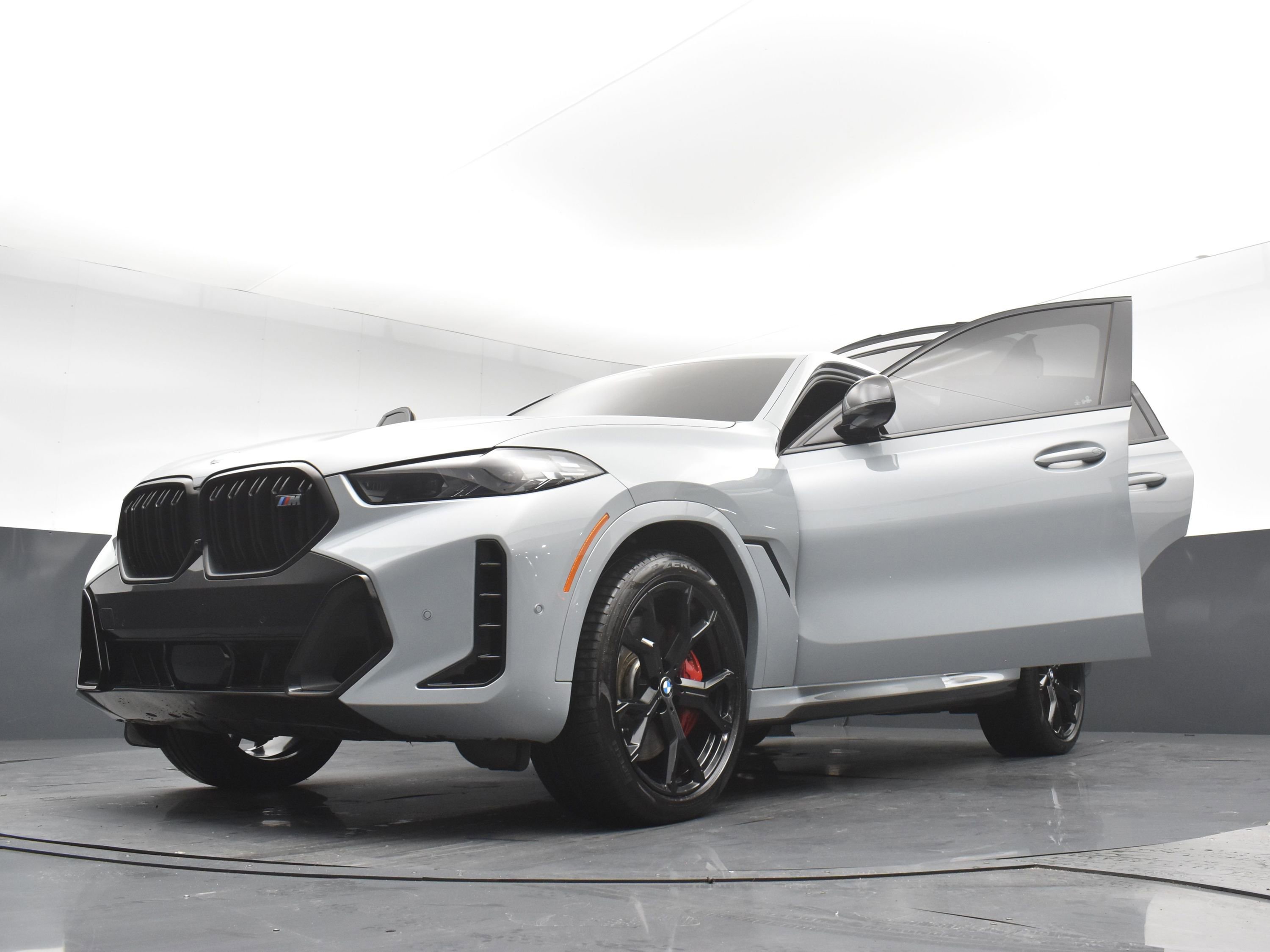 Used 2024 BMW X6 M60i w/ M Sport Professional Package image 33