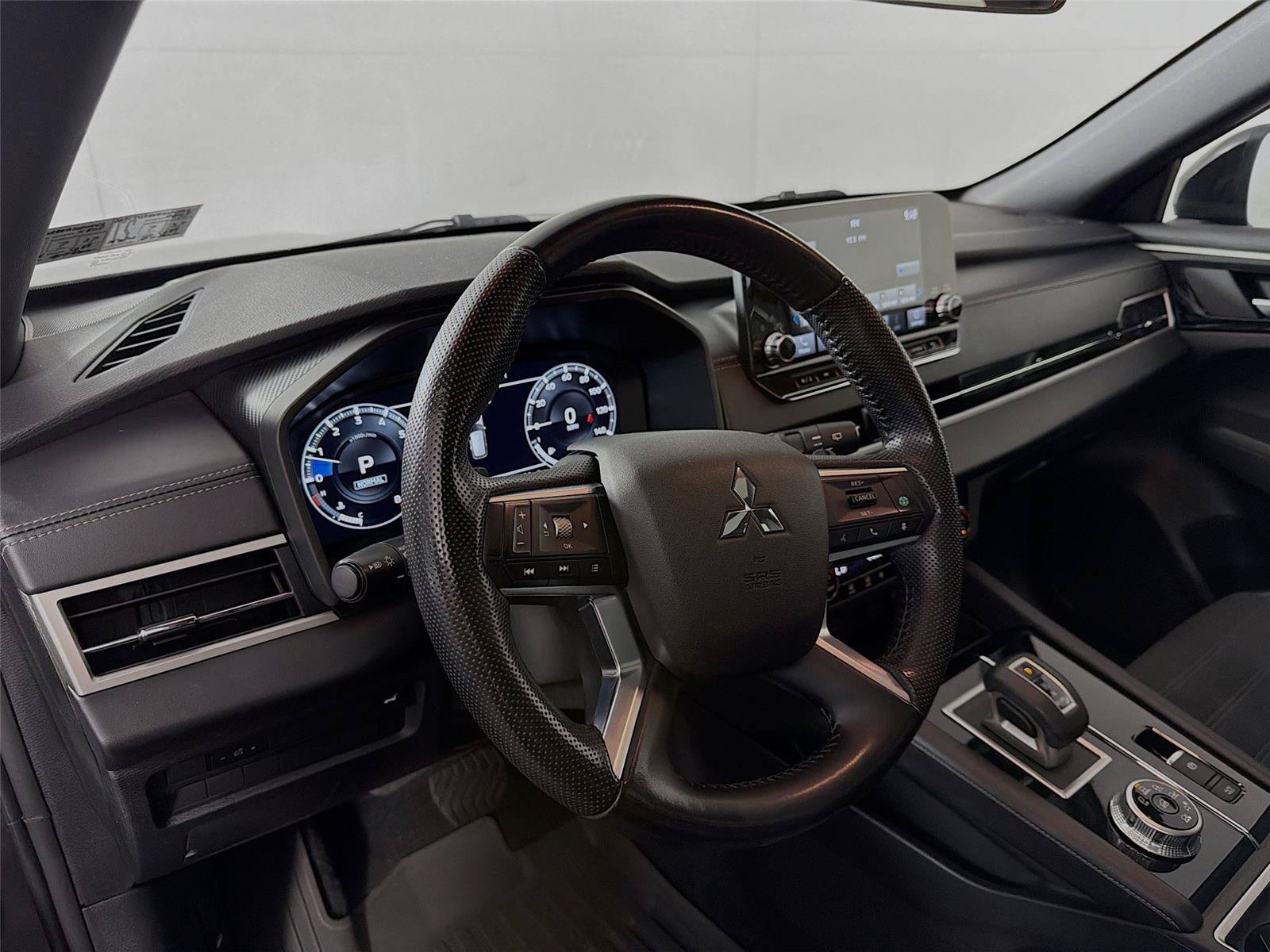 Used 2024 Mitsubishi Outlander SE Black Edition AWD/4WD image 16