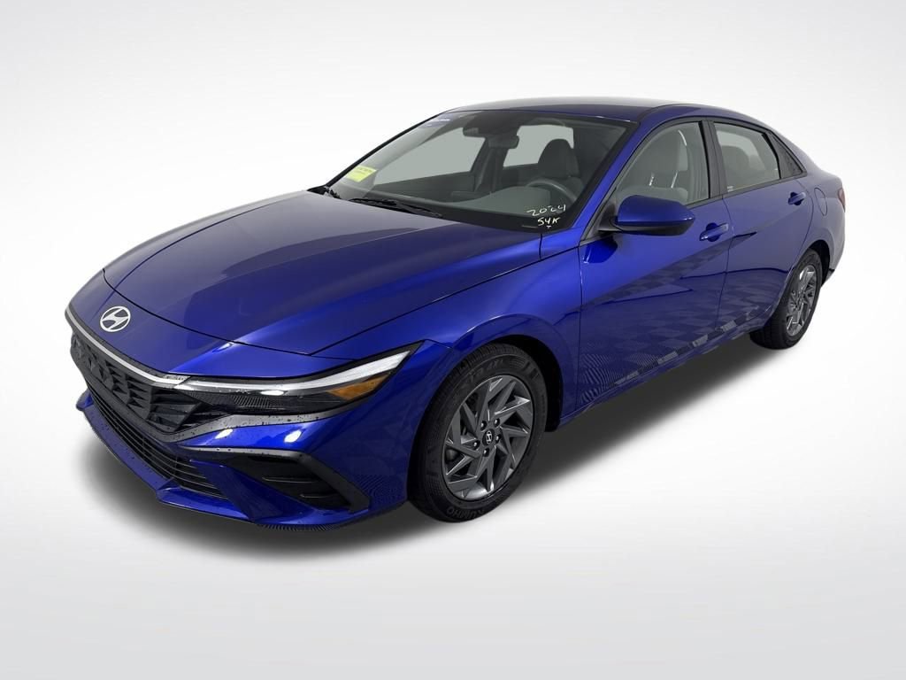 Certified 2024 Hyundai Elantra SEL image 9