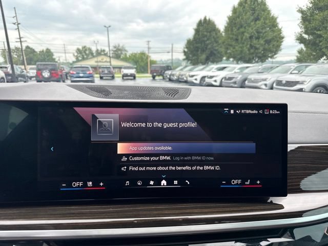 Used 2025 BMW X5 xDrive40i w/ M Sport Package AWD/4WD image 35