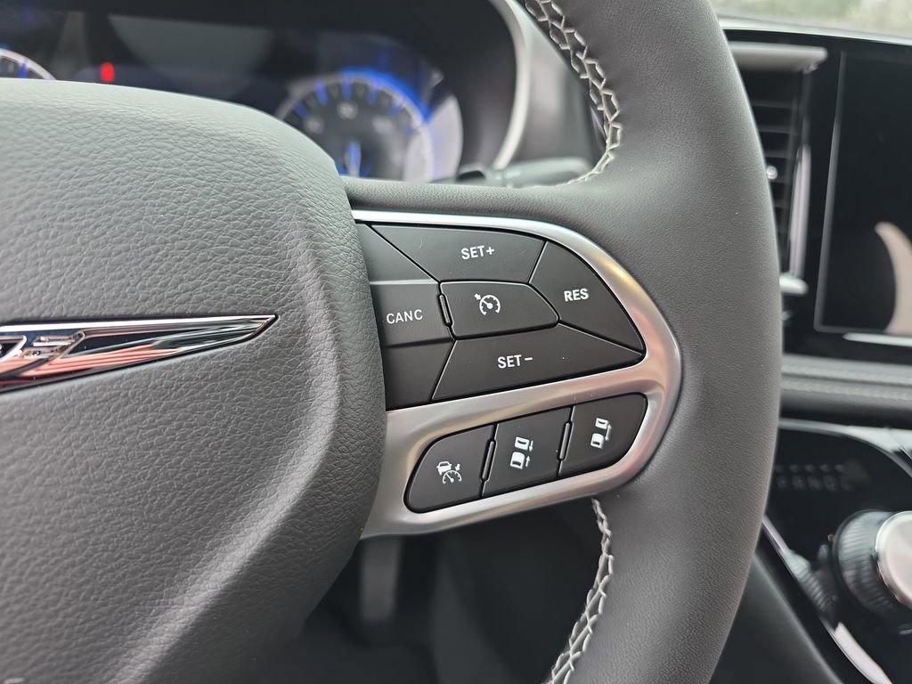 New 2026 Chrysler Pacifica Select image 20