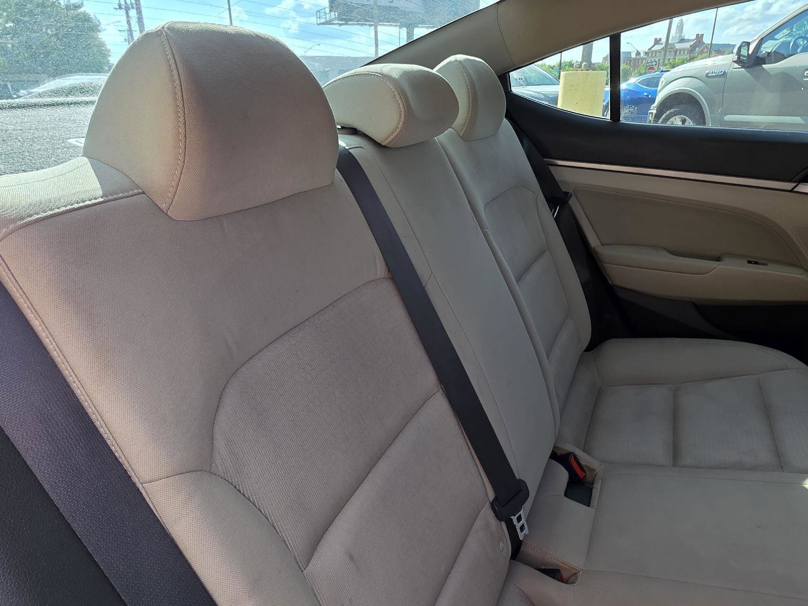 Used 2017 Hyundai Elantra Value Edition FWD image 31